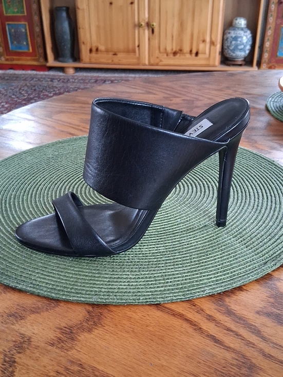 Steve Madden Shoes - Steve Madden Black Leather Mallory Whimsigoth Sleek Stilleto Heels Size 6